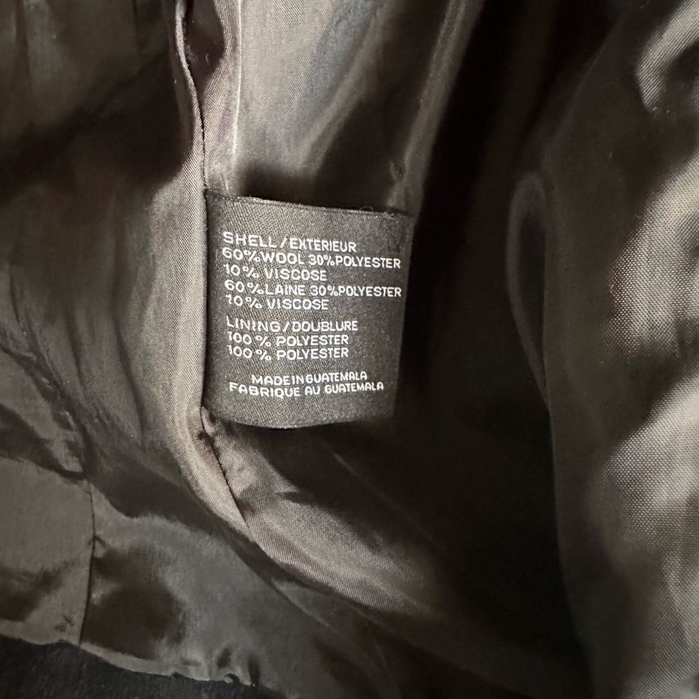 DKNY Wool coat with ruffled trim, pockets and oversized buttons.Size 2 - Picture 13 of 13